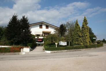 فندق Ristorante La Rua