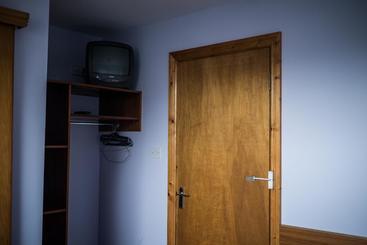 تختخواب و صبحانه The Dingle Pub Rooms