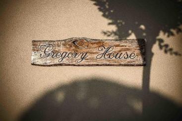 B&b Gregory House