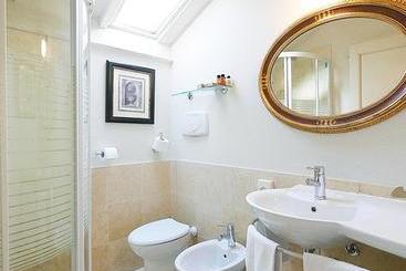 تختخواب و صبحانه Villa Le Luci