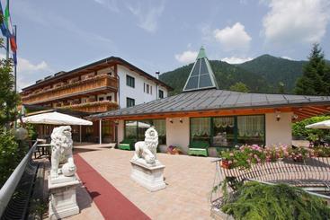 هتل Centro Benessere Gardel