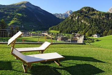 هتل Chalet Dlaces