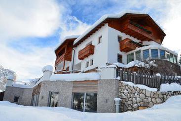 هتل Chalet Dlaces