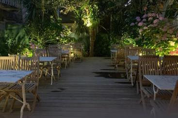 هتل Hôtel Le Mistral
