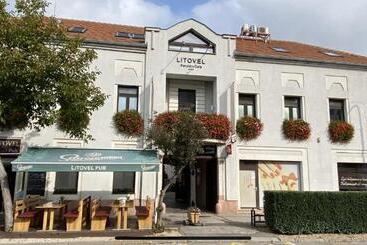 هتل Litovel