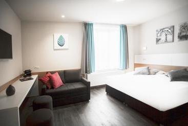 هتل Antwerp Inn