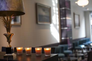 هتل Antwerp Inn
