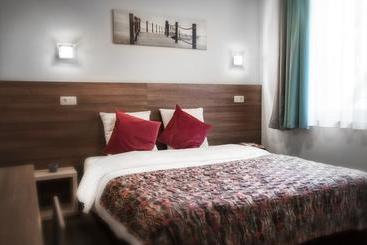 هتل Antwerp Inn