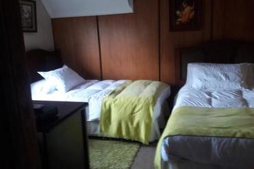هاستل Hostal Möller