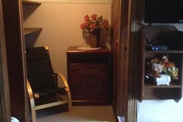 هاستل Hostal Möller