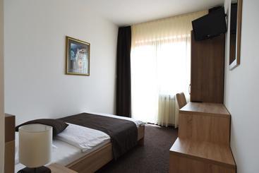 تختخواب و صبحانه Rooms Barba Niko Near Zagreb Airport