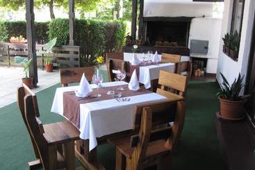 تختخواب و صبحانه Rooms Barba Niko Near Zagreb Airport