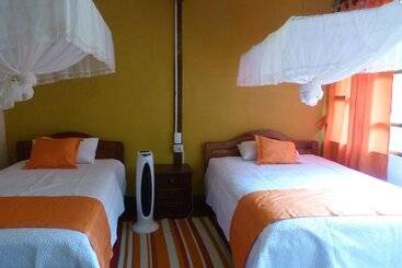 هتل Yarina Eco Lodge