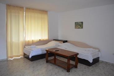 هتل Bravo 1 Apartments