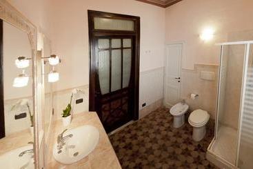هتل B&b Bon Ton