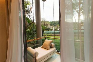هتل The Series Resort Khaoyai