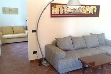 Villa In Lucca