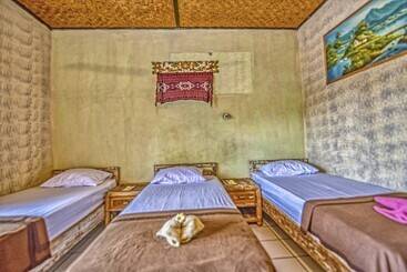 ベッドアンドブレックファースト Lovina Central Hostel
