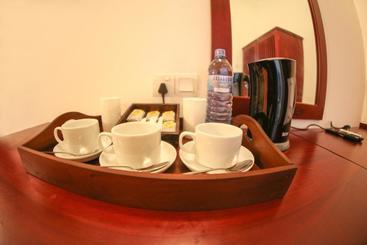 هتل White Rose Beach Resort