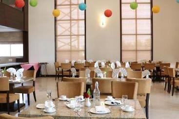 هتل Regenta Central Indore