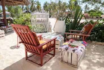 تختخواب و صبحانه Ocean Boho House