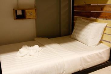 Oops Hostel