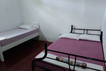 تختخواب و صبحانه Hostel Papagayo
