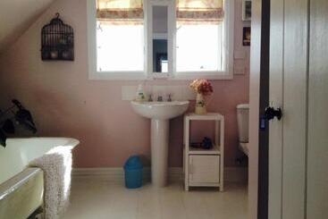 住宿加早餐  Ashley Villa Bnb