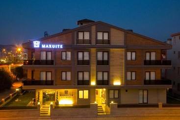 Maxuite Hotel In Home