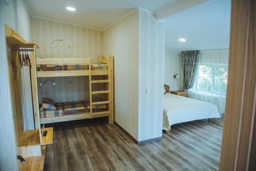 Alina Hotel & Hostel