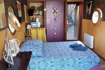 ベッドアンドブレックファースト Ille Flottante, Maison éclusière Et Hébergements Insolites Sur Le Canal