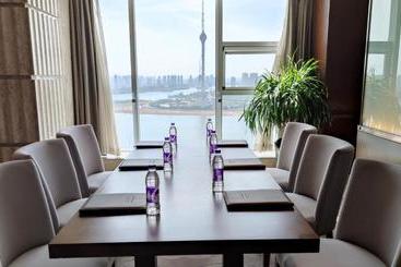 هتل Howard Johnson Xiangyu Plaza Linyi