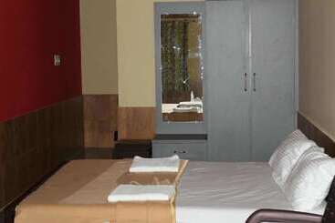酒店 Iroomz Sri Vinayaka Comforts