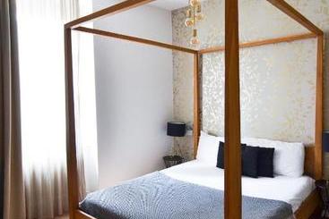 تختخواب و صبحانه Lainez Rooms & Suites