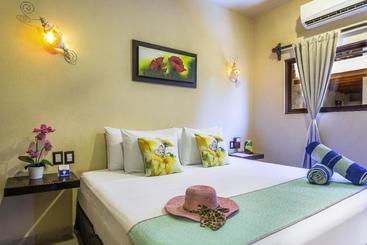 هتل Moon Dreams Villas El Jardin