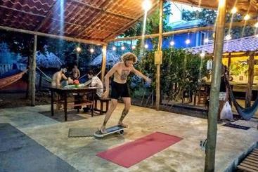 Tamahostel & Glamping