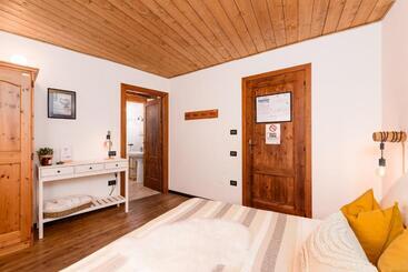 ユースホステル Rifugio Escursionistico La Ruà