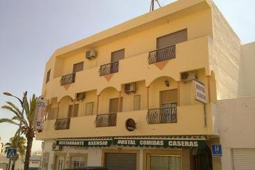 هاستل Hostal Asensio Nijar
