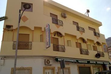 هاستل Hostal Asensio Nijar