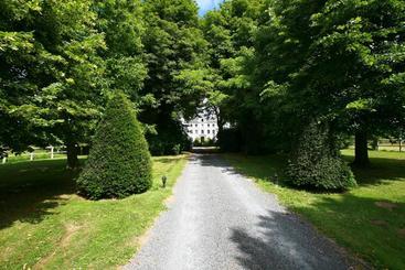 تختخواب و صبحانه Le Domaine Du Lieu Athan ,réservé Aux Adultes