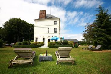 تختخواب و صبحانه Le Domaine Du Lieu Athan ,réservé Aux Adultes