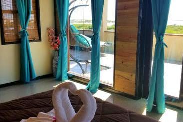 هتل Lina Point Belize Overwater Resort