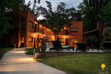 Hotel Postales Green Aparts Chacras De Coria