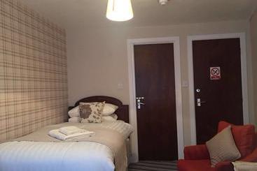 تختخواب و صبحانه Keeru S Guest House