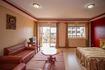 هتل Pel Arps  & Apartments