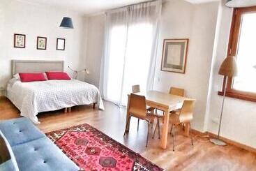 تختخواب و صبحانه Rita's Garden