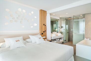 Hotel Royal Hideaway Corales Suites