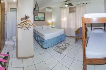 تختخواب و صبحانه Laura S House