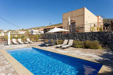 Casa Erques I Y Ii