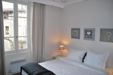 تختخواب و صبحانه La Maison Au Puits